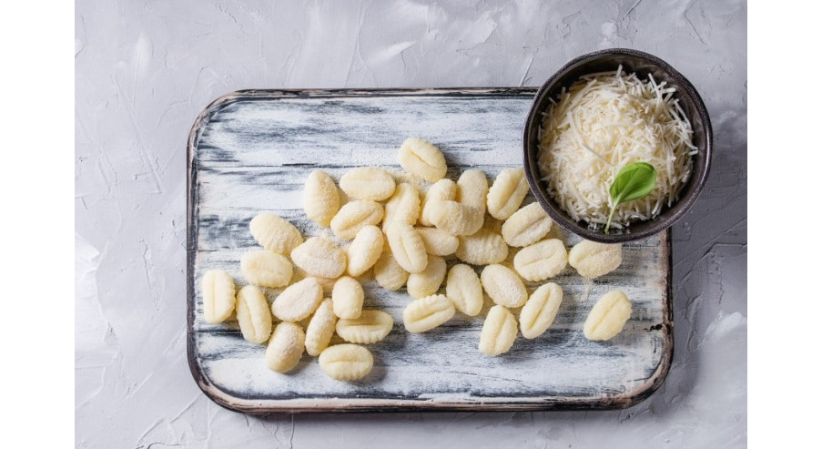 Gnocchi ze szpinakiem i parmezanem włoskie kluski z dodatkami