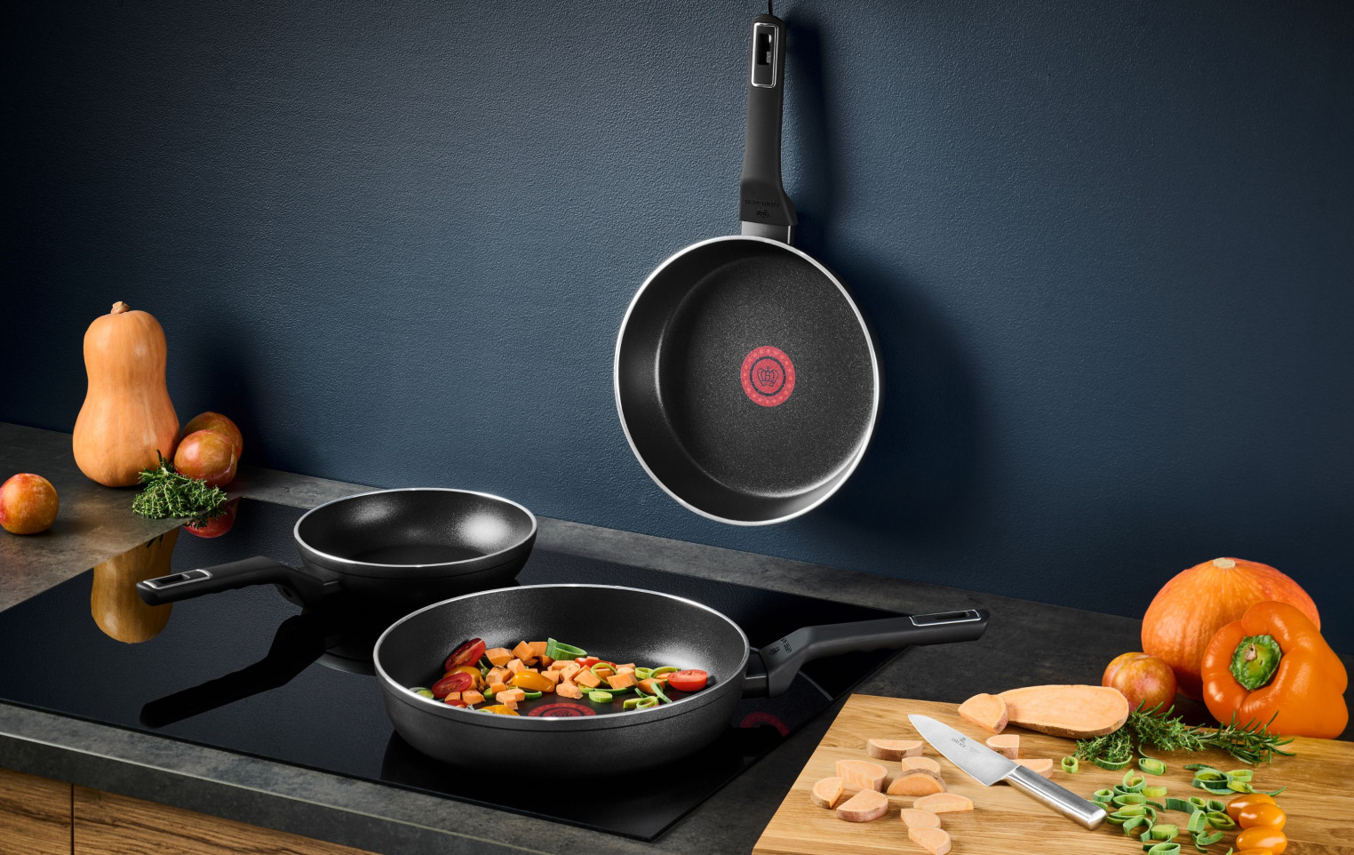 Zestaw kuchenny NATUR pastelowozielony + Zestaw 2x patelnia AMBIENTE THERMOCOAT 24/28 cm