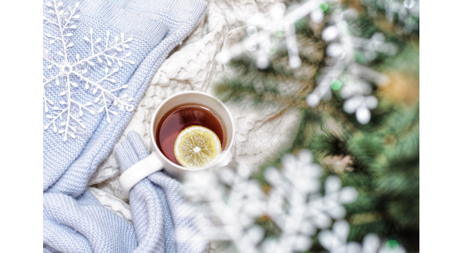 Przepisy na herbatę zimową – rozgrzej się z kubkiem termicznym!