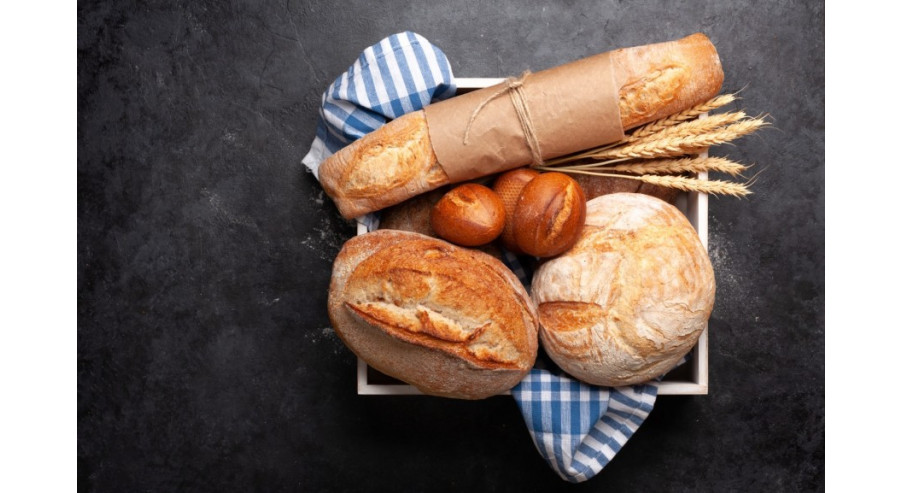 Czemu chleb pęka w trakcie pieczenia? Sprawdź!
