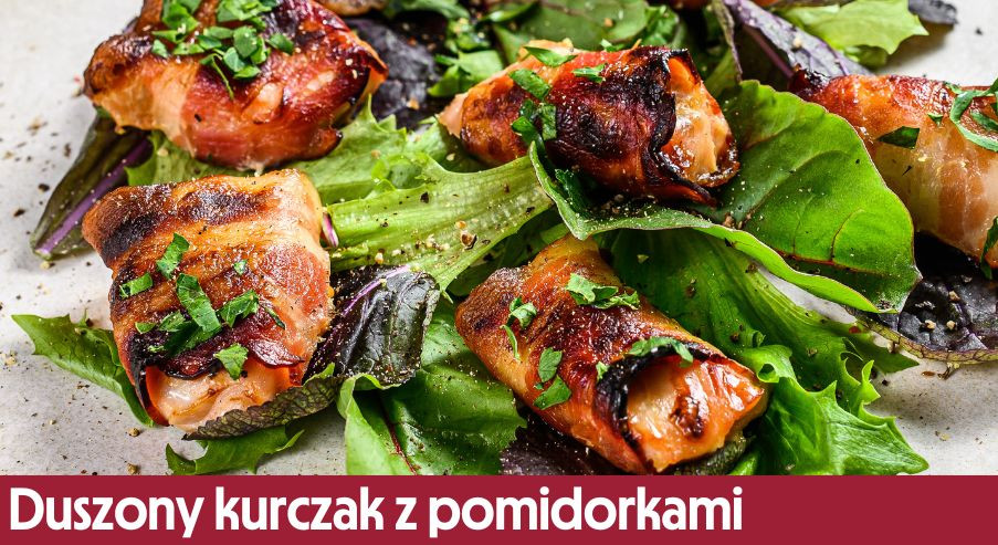 Duszony kurczak z pomidorkami koktajlowymi i szpinakiem – soczysty obiad prosto z patelni