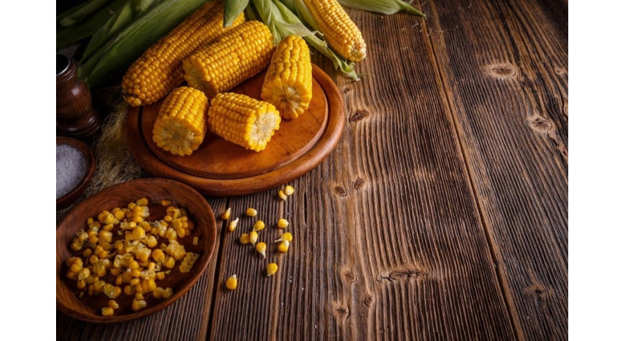 Gotowana kukurydza z dodatkiem masła – jak ją przygotować?