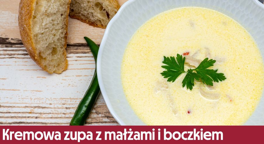 Kremowa zupa z małżami i boczkiem – wykorzystaj owoce morza!