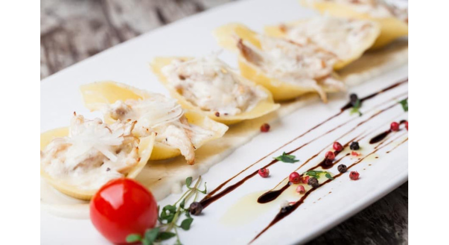 Makaron conchiglioni faszerowany pastą tuńczykową – idealny na przystawkę!