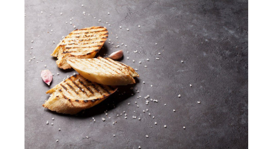 Maślane tosty w stylu angielskim – pomysł na śniadanie