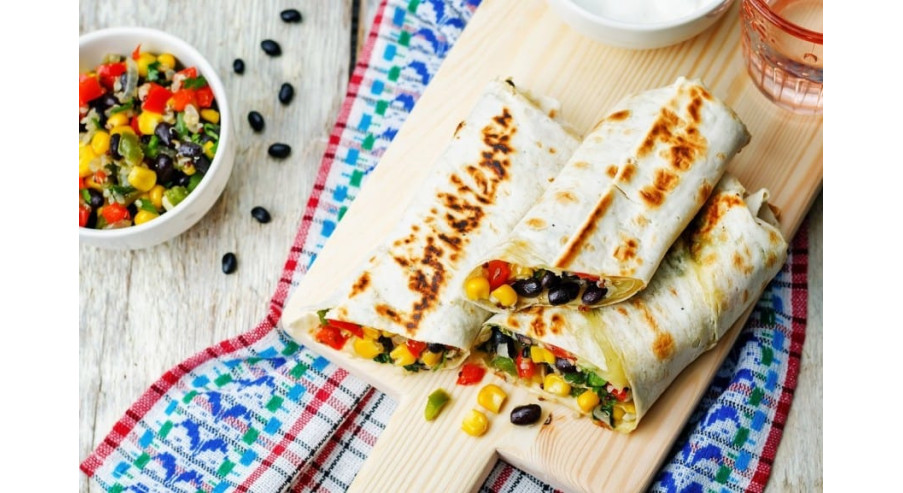 Pikantne burrito z mięsem wieprzowym – przygotuj je również na imprezę!