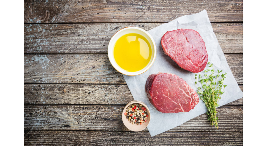 Jak marynować mięso? Popraw smak dań