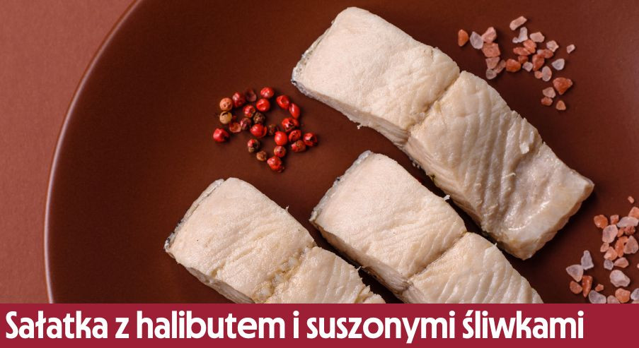 Sałatka z halibutem i suszonymi śliwkami – sprawdź przepis!