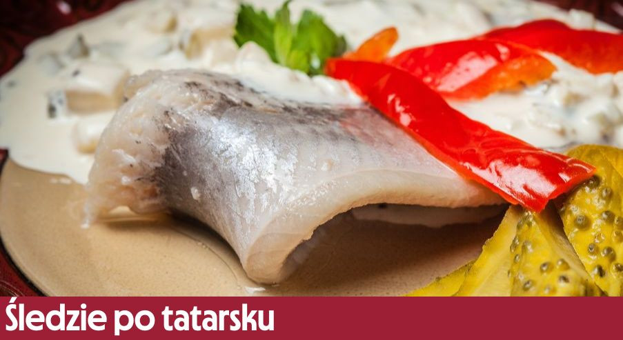 Śledzie po tatarsku – czyli duszona ryba w śmietanie