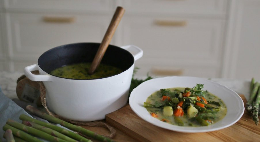 Zupa szparagowa – przepis na smaczny obiad