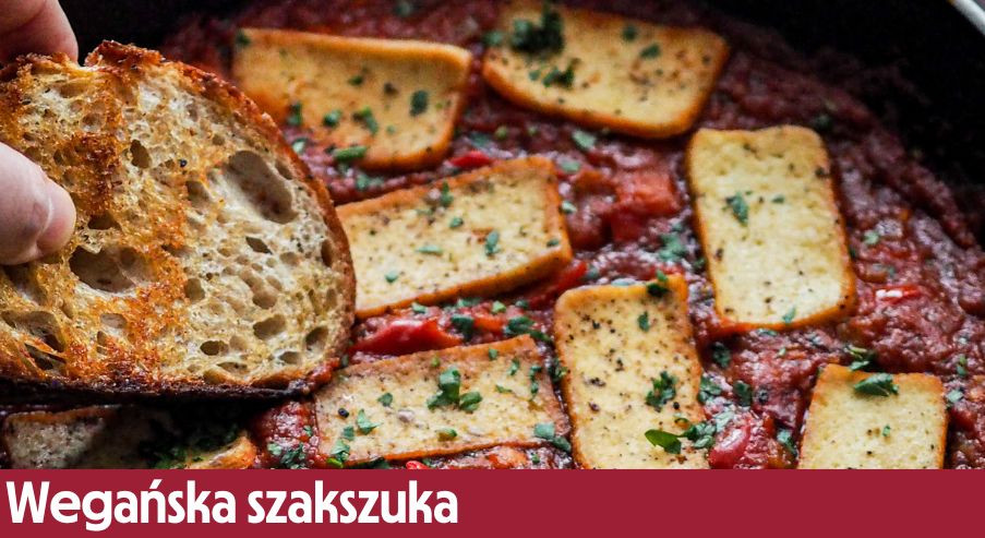 Wegańska szakszuka – śniadanie na bazie pomidorów i tofu